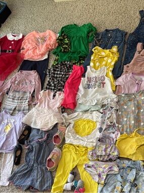 Girls Mixed Clothing Lot size 2t